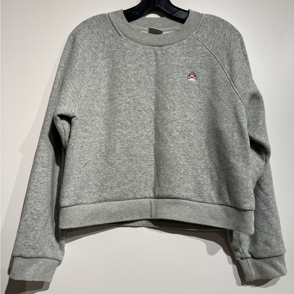 4 for 20! Aritzia Sunday best Elle sweatshirt in grey shark size S